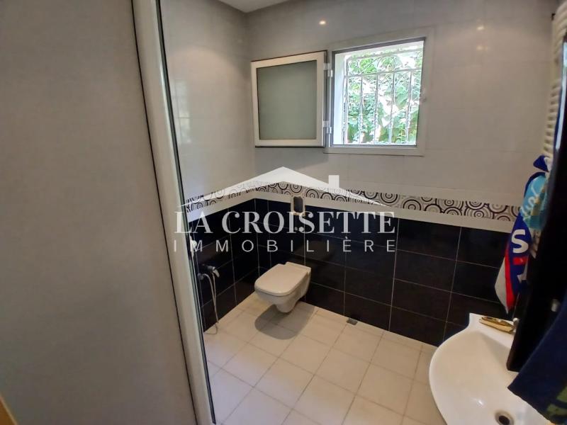 Villa S+5 avec piscine et quatre appartements S+3 à Bhar Lazrek